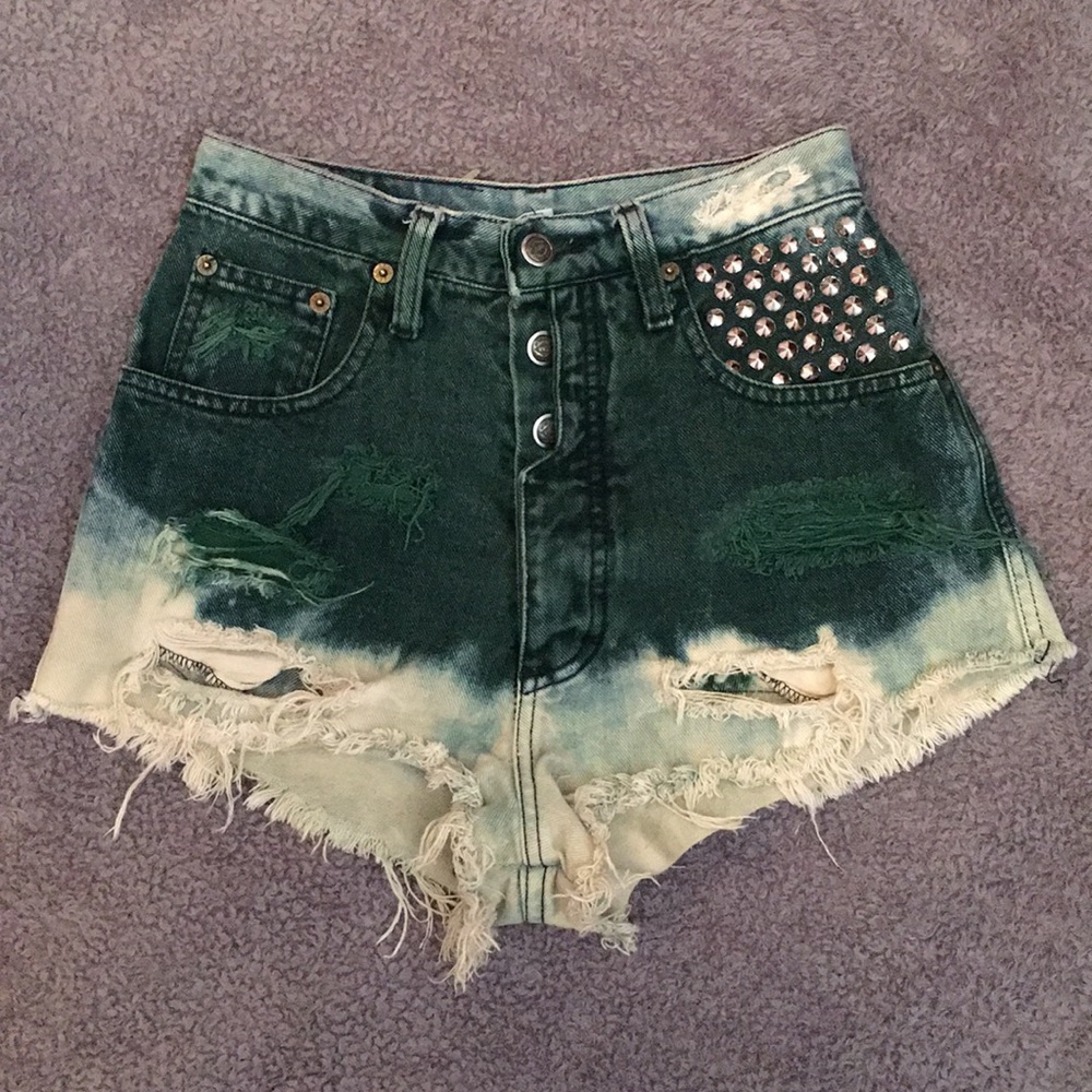 Zena high waisted studded jeans shorts